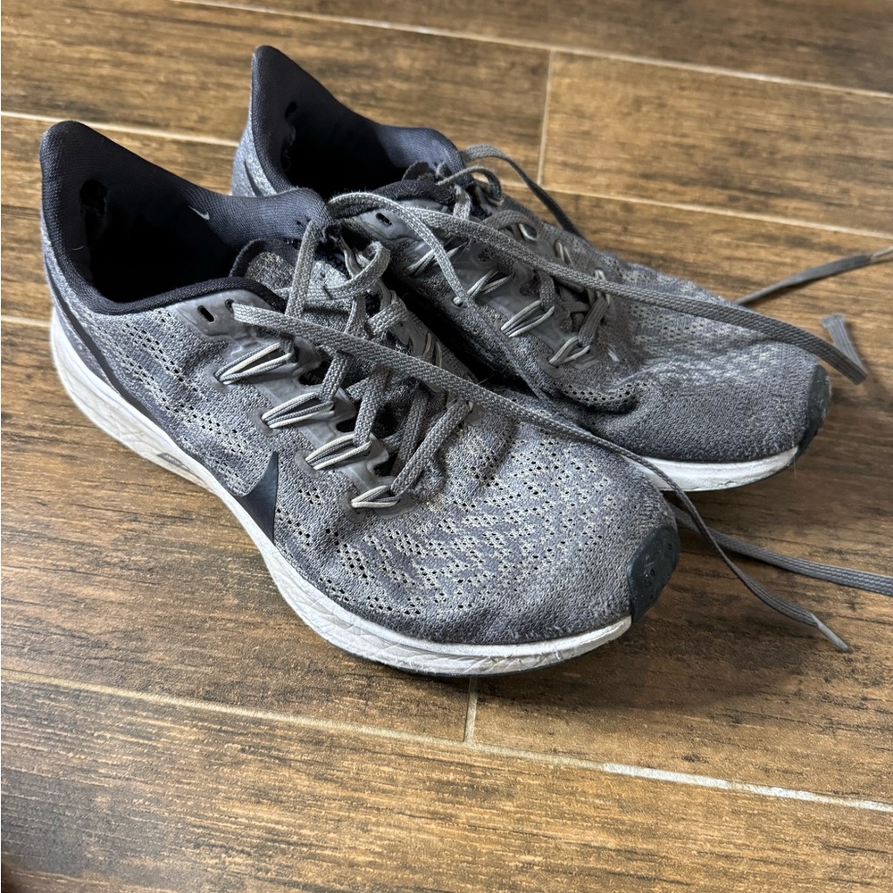 Nike Men's Charcoal Athletic Shoes